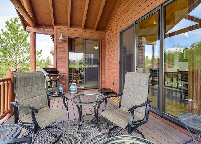 Ferienhaus Hike & Explore: Show Gem W/ Deck & Grill!