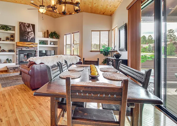 Hike & Explore: Show Gem W/ Deck & Grill! Ferienhaus *